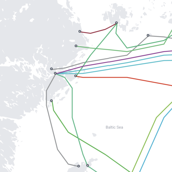 karta som visar var undervattensfibrer från Stockholm går ut i östersjön